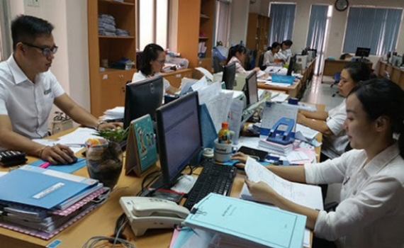 Những đối tượng n&agrave;o vẫn được giữ &ldquo;vi&ecirc;n chức suốt đời&rdquo; từ 1/7/2020?