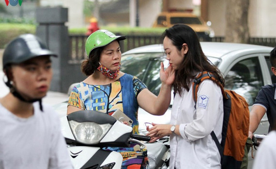 Thi tốt nghiệp THPT 2020: &ldquo;Con lo một th&igrave; mẹ lo gấp ngh&igrave;n lần&rdquo;