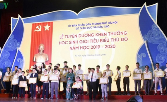 Tuy&ecirc;n dương hơn 500 học sinh giỏi ti&ecirc;u biểu Thủ đ&ocirc; năm học 2019-2020