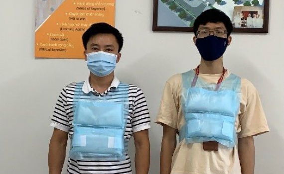 &Aacute;o hạ nhiệt cho nh&acirc;n vi&ecirc;n y tế trong m&ugrave;a dịch