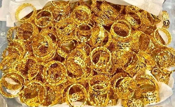 Gi&aacute; v&agrave;ng đầu tuần tăng giảm tr&aacute;i chiều