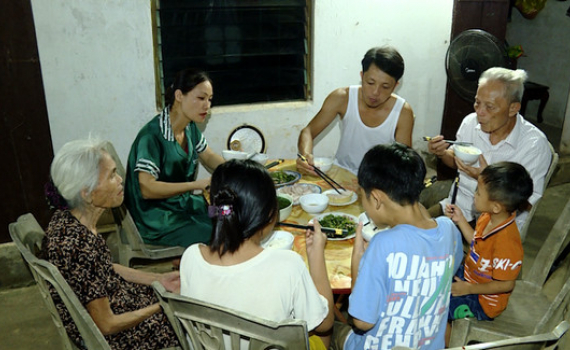 ​Giữ g&igrave;n truyền thống gia đ&igrave;nh sống chung nhiều thế hệ đầm ấm