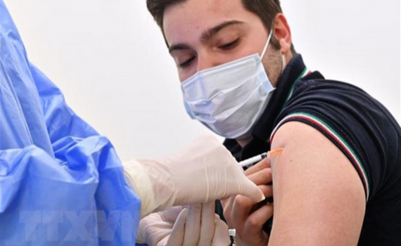 Italy chạm mức 600.000 lượt ti&ecirc;m chủng ngừa COVID-19 mỗi ng&agrave;y