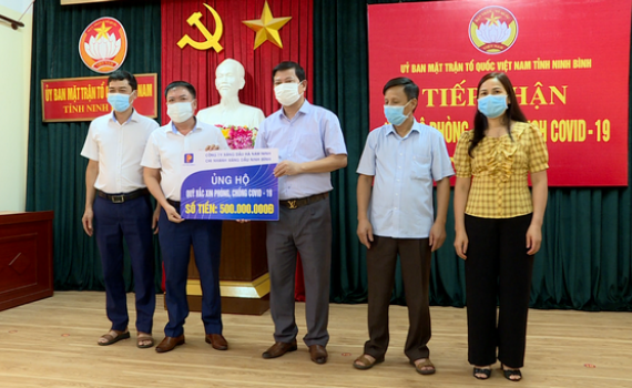 MTTQ tỉnh tiếp nhận ủng hộ ph&ograve;ng chống dịch bệnh Covid-19