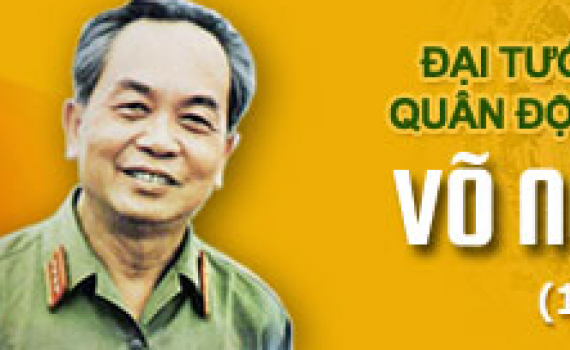 Ph&aacute;t động s&aacute;ng t&aacute;c VHNT 'Đại tướng V&otilde; Nguy&ecirc;n Gi&aacute;p với nh&acirc;n d&acirc;n Quảng B&igrave;nh'
