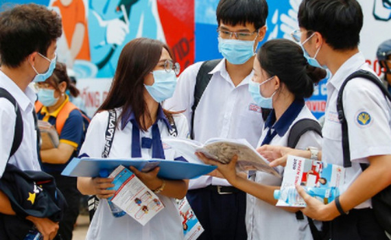 Sĩ tử thời COVID: Vượt kh&oacute; &ocirc;n thi