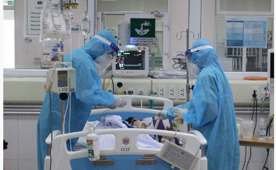 Thủ tướng khen 32 thầy thuốc ti&ecirc;u biểu, xuất sắc trong ph&ograve;ng chống dịch COVID-19