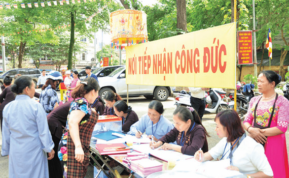 Xung quanh Dự thảo quy định quản l&yacute; tiền c&ocirc;ng đức: Kh&ocirc;ng tiếp nhận tiền c&ocirc;ng đức, t&agrave;i trợ k&egrave;m theo điều kiện...