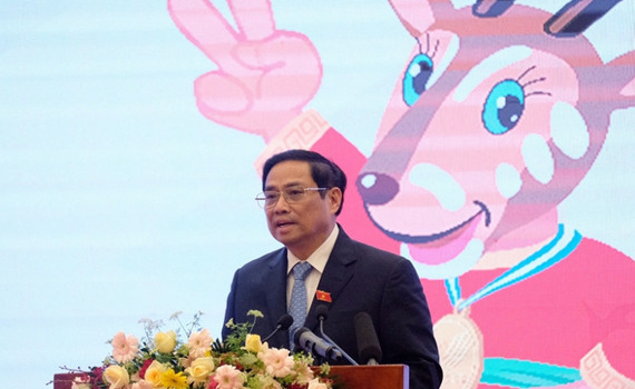 Phấn đấu nhiều hơn nữa, quyết t&acirc;m cao hơn nữa, nỗ lực lớn hơn để chinh phục những đỉnh cao mới