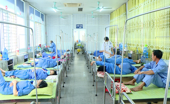 Ninh B&igrave;nh bệnh nh&acirc;n nhập viện v&igrave; nắng n&oacute;ng tăng cao