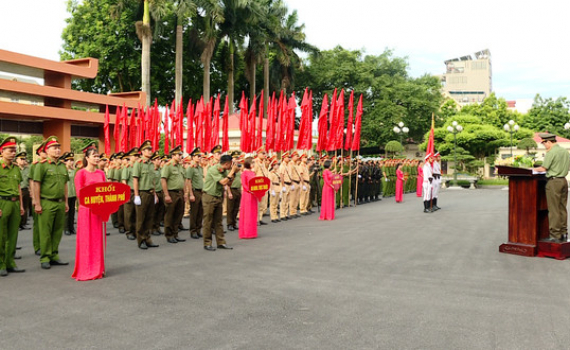 C&ocirc;ng an tỉnh ra qu&acirc;n thực hiện cao điểm kiểm tra, xử l&yacute; vi phạm giao th&ocirc;ng