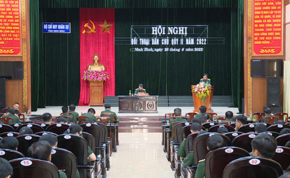 Bộ Chỉ huy Qu&acirc;n sự tỉnh đối thoại d&acirc;n chủ với c&aacute;n bộ, chiến sỹ 