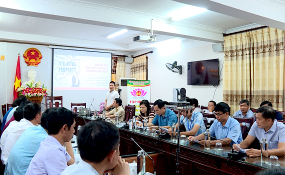 Tập huấn kiến thức sở hữu tr&iacute; tuệ v&agrave; kỹ năng kinh doanh sản phẩm mang nh&atilde;n hiệu &ldquo;Sen Hoa Lư - Ninh B&igrave;nh&rdquo;