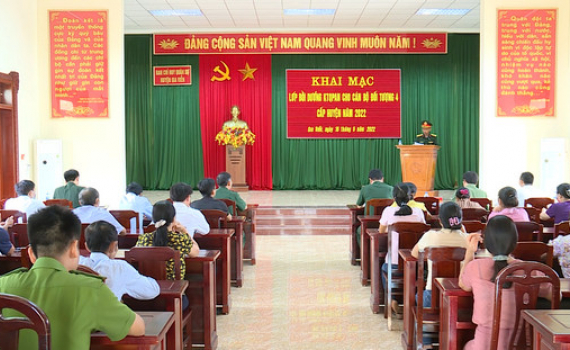 Gia Viễn bồi dưỡng kiến thức Quốc ph&ograve;ng v&agrave; an ninh cho c&aacute;n bộ đối tượng 4 