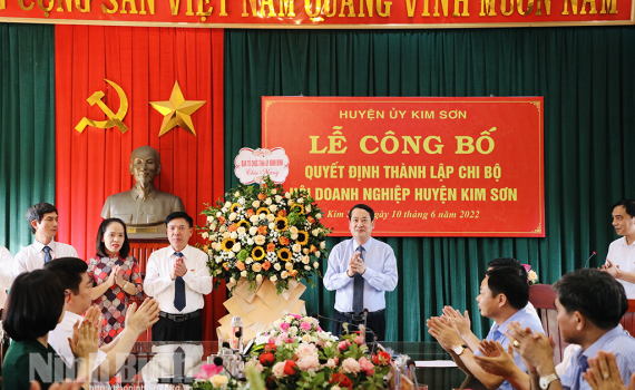 C&ocirc;ng bố quyết định th&agrave;nh lập Chi bộ Hội Doanh nghiệp huyện Kim Sơn