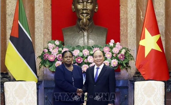 Chủ tịch nước Nguyễn Xu&acirc;n Ph&uacute;c tiếp Chủ tịch Quốc hội Mozambique