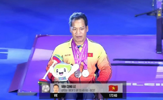 Cử tạ người khuyết tật Việt Nam gi&agrave;nh 3 HCB v&agrave; 1 HCĐ tại v&ograve;ng loại Paralympic 2024