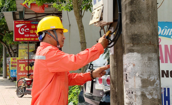 C&ocirc;ng ty TNHH MTV Điện lực Ninh B&igrave;nh đảm bảo cung cấp điện an to&agrave;n, li&ecirc;n tục m&ugrave;a nắng n&oacute;ng