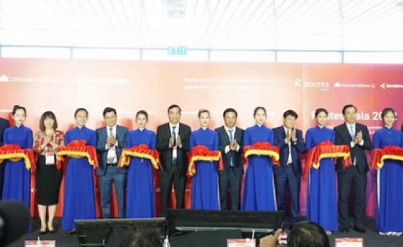 Kh&ocirc;i phục mạng lưới h&agrave;ng kh&ocirc;ng v&agrave; nền kinh tế du lịch
