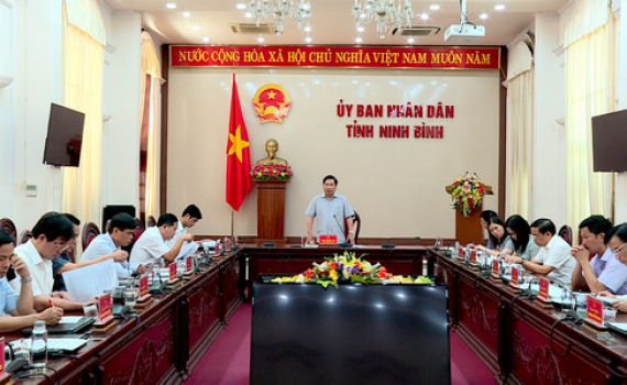 UBND tỉnh triển khai c&ocirc;ng t&aacute;c ti&ecirc;m chủng vắc xin ph&ograve;ng Covid-19 tr&ecirc;n địa b&agrave;n
