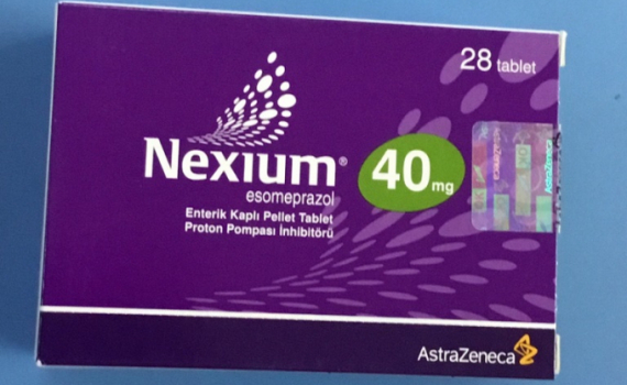 Esomeprazole 40mg có sẵn dưới dạng thuốc generic không?