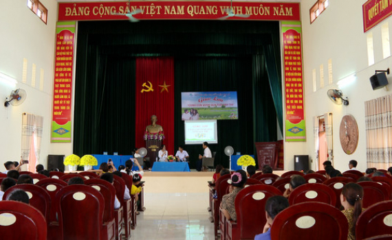 Diễn đ&agrave;n "C&ugrave;ng con vượt qua tuổi dậy th&igrave;" tại x&atilde; Kh&aacute;nh Thịnh
