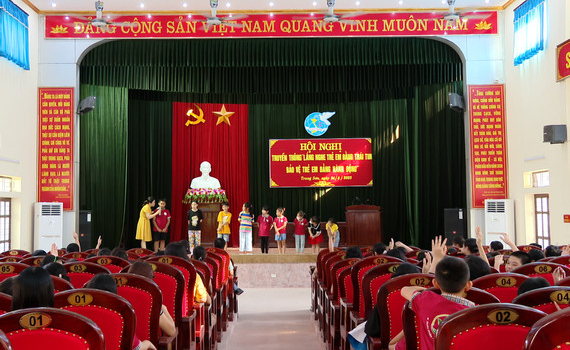 Hội LHPN phường Trung Sơn truyền th&ocirc;ng "Lắng nghe trẻ em bằng tr&aacute;i tim, bảo vệ trẻ em bằng h&agrave;nh động"