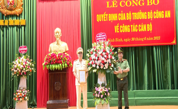 C&ocirc;ng bố Quyết định bổ nhiệm Ph&oacute; Gi&aacute;m đốc C&ocirc;ng an tỉnh Ninh B&igrave;nh