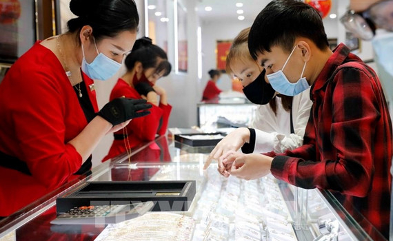 Gi&aacute; v&agrave;ng h&ocirc;m nay tăng nhẹ