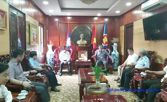 Đồng ch&iacute; Chủ tịch UBND tỉnh thăm Tổng L&atilde;nh sự qu&aacute;n Việt Nam tại Lu&ocirc;ng-Pha-băng