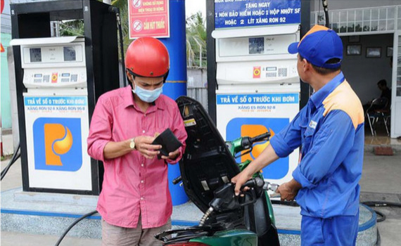 Đề xuất giảm 1.000 đồng/l&iacute;t thuế bảo vệ m&ocirc;i trường đối với xăng