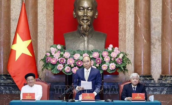 Chủ tịch nước Nguyễn Xu&acirc;n Ph&uacute;c tiếp Đo&agrave;n chức sắc c&aacute;c hội th&aacute;nh v&agrave; tổ chức Cao Đ&agrave;i