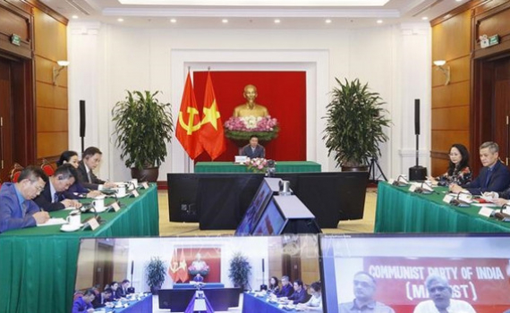 Thường trực Ban B&iacute; thư V&otilde; Văn Thưởng hội đ&agrave;m trực tuyến với Tổng B&iacute; thư Đảng Cộng sản Ấn Độ M&aacute;c-x&iacute;t