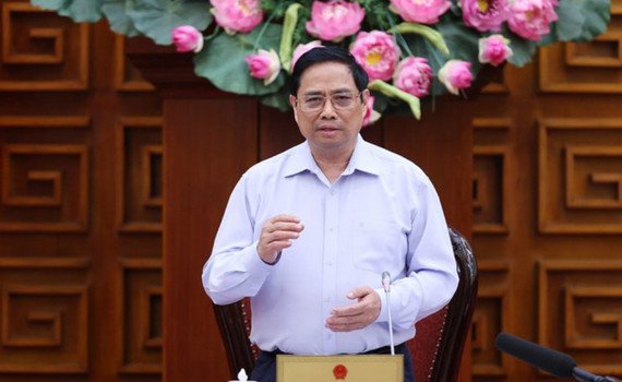 Thủ tướng: Quyết liệt khắc phục t&igrave;nh trạng thiếu thuốc, vật tư y tế, bảo vệ t&iacute;nh mạng, sức khỏe người d&acirc;n với tr&aacute;ch nhiệm cao nhất