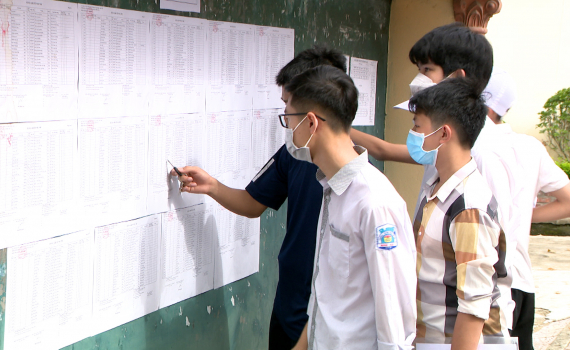 Ninh B&igrave;nh: Th&iacute; sinh ho&agrave;n tất thủ tục dự thi v&agrave;o lớp 10 THPT