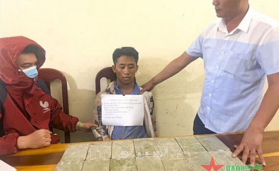 C&ocirc;ng an tỉnh Điện Bi&ecirc;n: Ph&aacute;t hiện, bắt giữ 1 đối tượng c&ugrave;ng 14 b&aacute;nh heroin