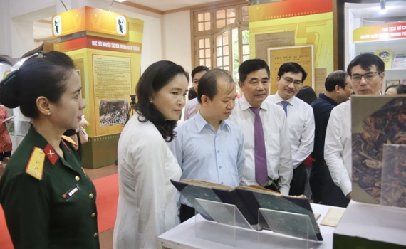 Trưng b&agrave;y 600 tư liệu về Lời k&ecirc;u gọi thi đua &aacute;i quốc
