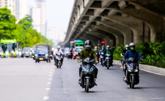 Thời tiết h&ocirc;m nay (4-6): Bắc Bộ nắng n&oacute;ng giảm, Nam Bộ c&oacute; mưa d&ocirc;ng