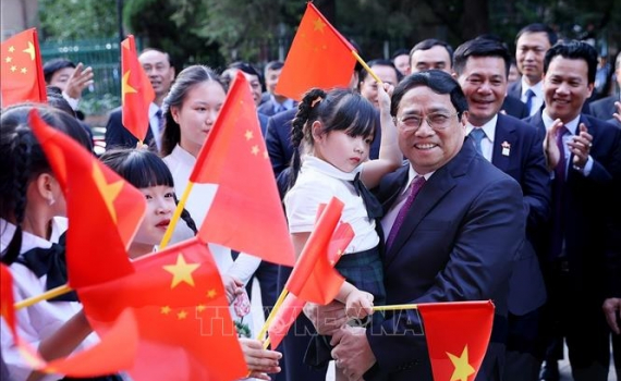 Thủ tướng Phạm Minh Ch&iacute;nh gặp gỡ cộng đồng người Việt Nam tại Trung Quốc