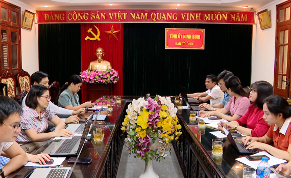 Hội nghị trực tuyến bồi dưỡng kiến thức về x&acirc;y dựng Đảng 