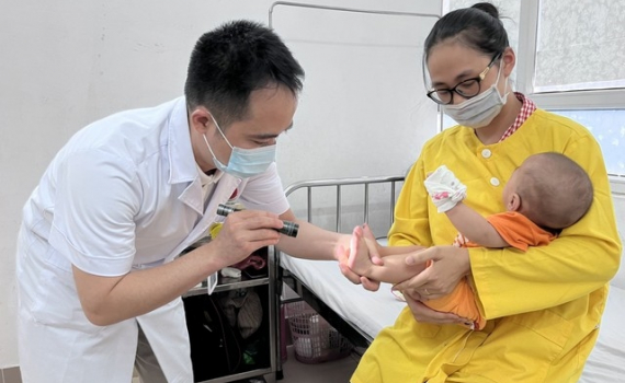 Bộ Y tế th&ocirc;ng tin về thuốc điều trị bệnh tay ch&acirc;n miệng