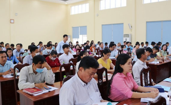 Ti&ecirc;u ch&iacute; đ&aacute;nh gi&aacute; chất lượng dịch vụ về bồi dưỡng c&aacute;n bộ c&ocirc;ng chức, vi&ecirc;n chức