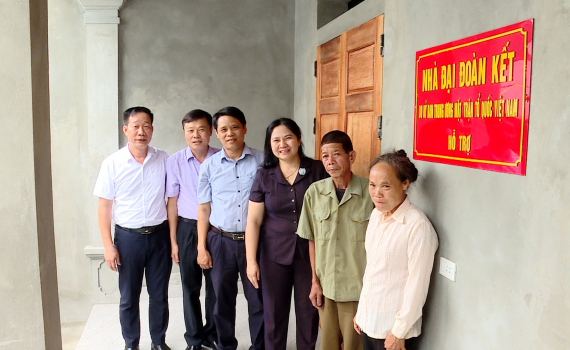 Kh&aacute;nh th&agrave;nh nh&agrave; Đại đo&agrave;n kết tại x&atilde; X&iacute;ch Thổ (Nho Quan) v&agrave; x&atilde; Lai Th&agrave;nh (Kim Sơn)