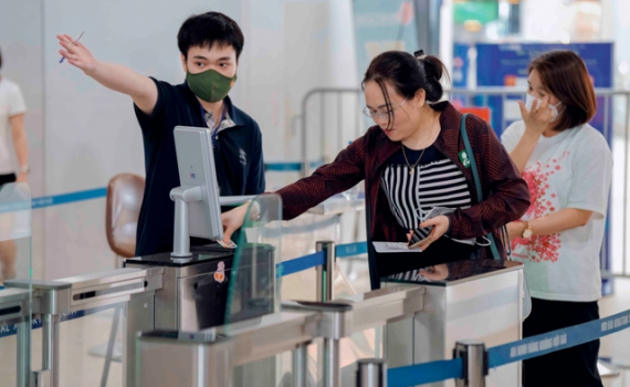 Từ h&ocirc;m nay (1/6), cho ph&eacute;p l&agrave;m thủ tục h&agrave;ng kh&ocirc;ng bằng t&agrave;i khoản định danh