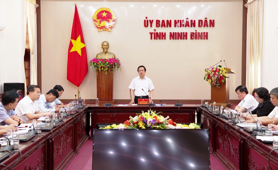 UBND tỉnh l&agrave;m việc với Ban Quản l&yacute; Dự &aacute;n đầu tư x&acirc;y dựng c&ocirc;ng tr&igrave;nh NN&PTNT