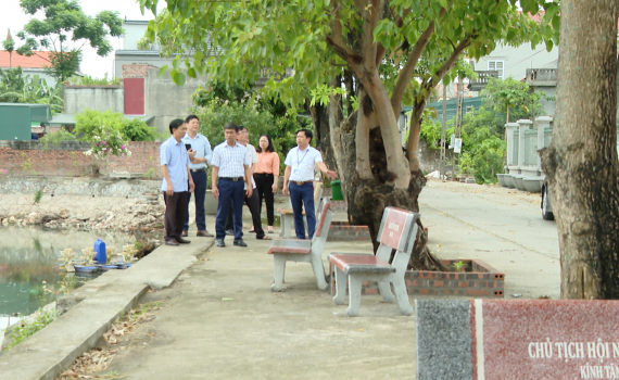 Kiểm tra x&acirc;y dựng n&ocirc;ng th&ocirc;n mới n&acirc;ng cao, kiểu mẫu ở huyện Gia Viễn