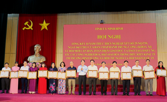 Tiếp tục đổi mới căn bản, to&agrave;n diện gi&aacute;o dục v&agrave; đ&agrave;o tạo
