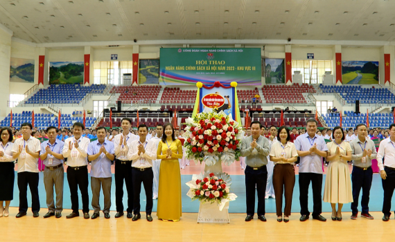 Khai mạc Hội thao Ng&acirc;n h&agrave;ng ch&iacute;nh s&aacute;ch x&atilde; hội khu vực III