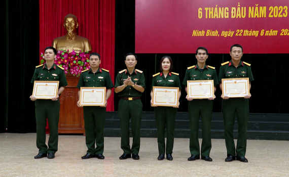 Sơ kết c&ocirc;ng t&aacute;c quốc ph&ograve;ng, qu&acirc;n sự địa phương 6 th&aacute;ng đầu năm