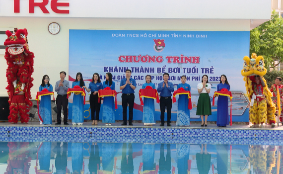 Kh&aacute;nh th&agrave;nh bể bơi Tuổi trẻ tại cơ sở 2 thị trấn Thi&ecirc;n T&ocirc;n, huyện Hoa Lư